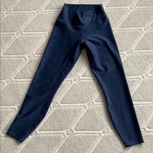 ALO 7/8 high waist airlift Navy Leggings EXCELLENT condition small